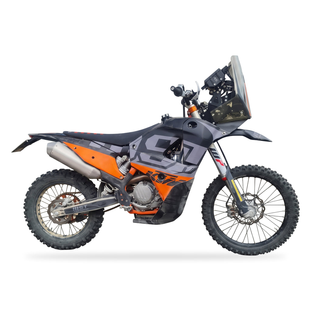 Kit serbatoi Baja Rally MST0315 montato su KTM EXC-F, vista laterale destra su fondo bianco