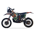 KTM EXC-F con serbatoio posteriore MST0316 e grafiche rally, fotografia sorgente scontornata su fondo bianco